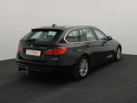 BMW 320 2 120kW thumbnail