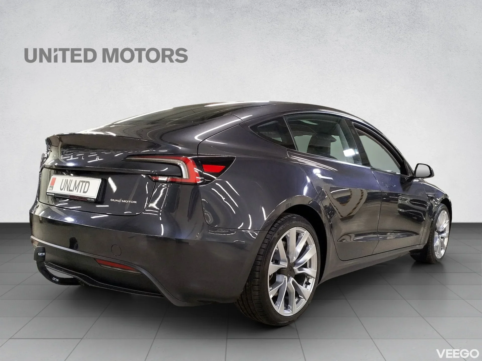 Tesla Model 3 Dual Motor Long-Range AWD