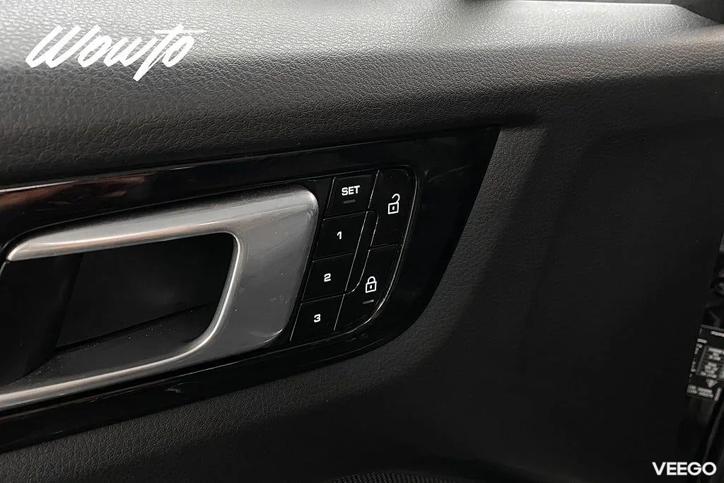 Porsche Cayenne 340HK /Bose /Pano /Drag /14-Vägs /Värmare /4.95% 250kW