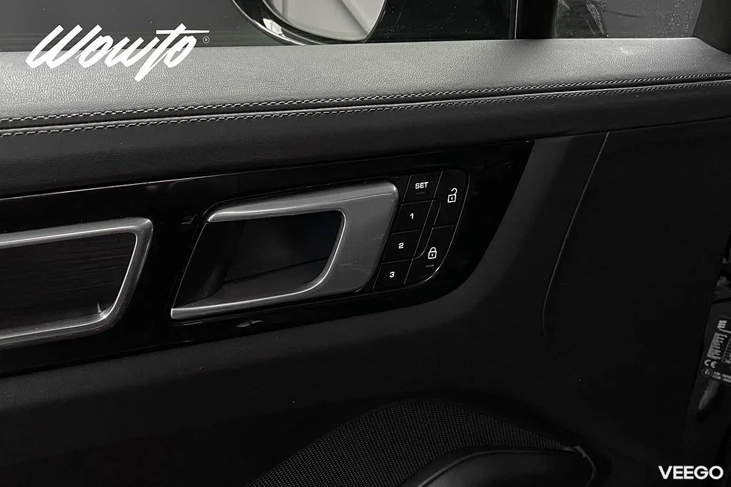 Porsche Cayenne GTS Coupé 460HK /Bose /18-Vägs /Se Spec /Moms /4.95% 338kW