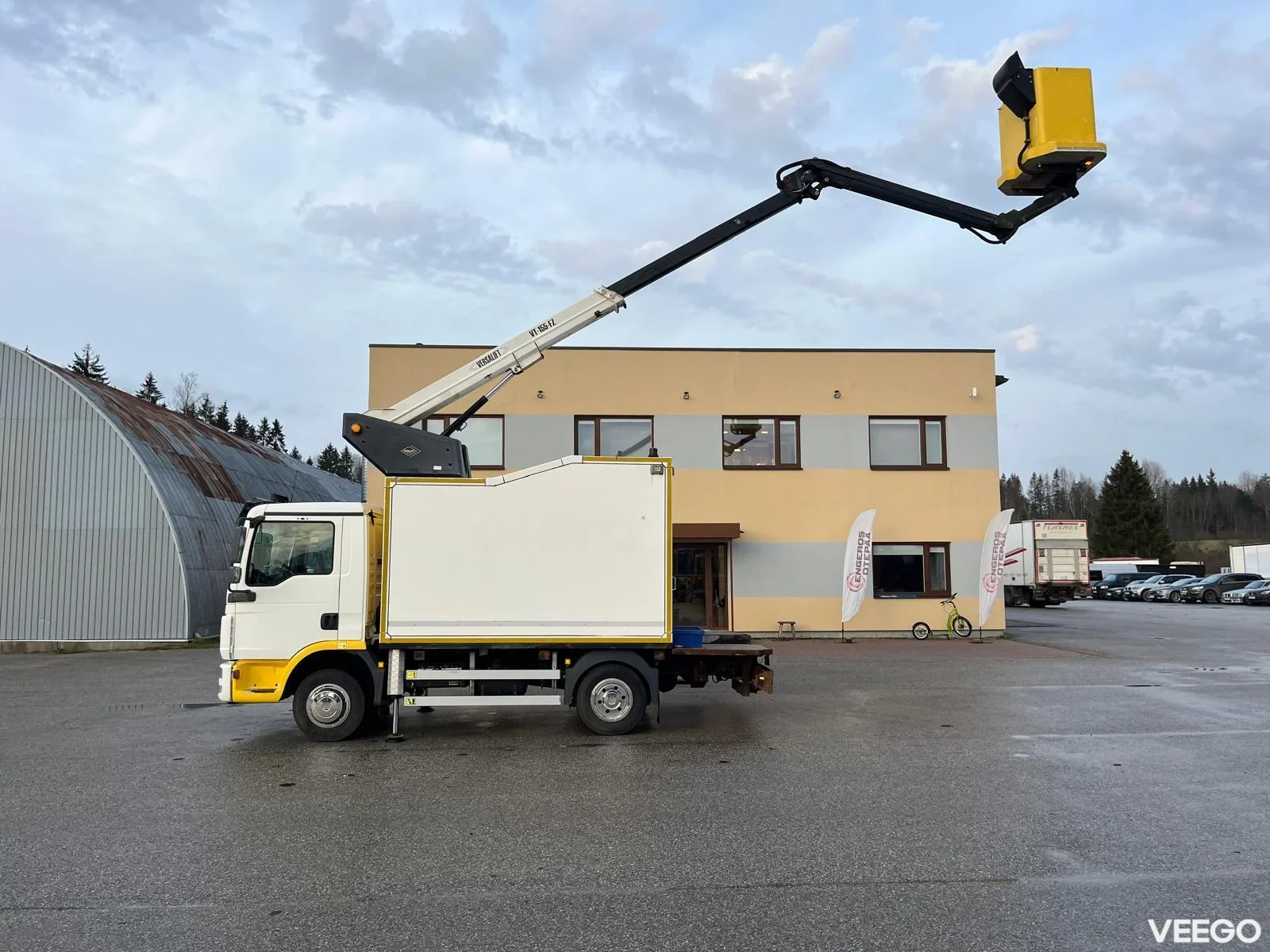 MAN TGL 4X2 EURO5 + VERSALIFT VT-155-FZ 132kW