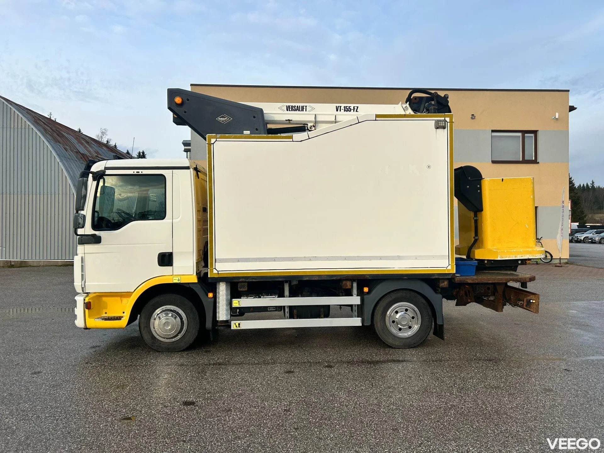MAN TGL 4X2 EURO5 + VERSALIFT VT-155-FZ 132kW