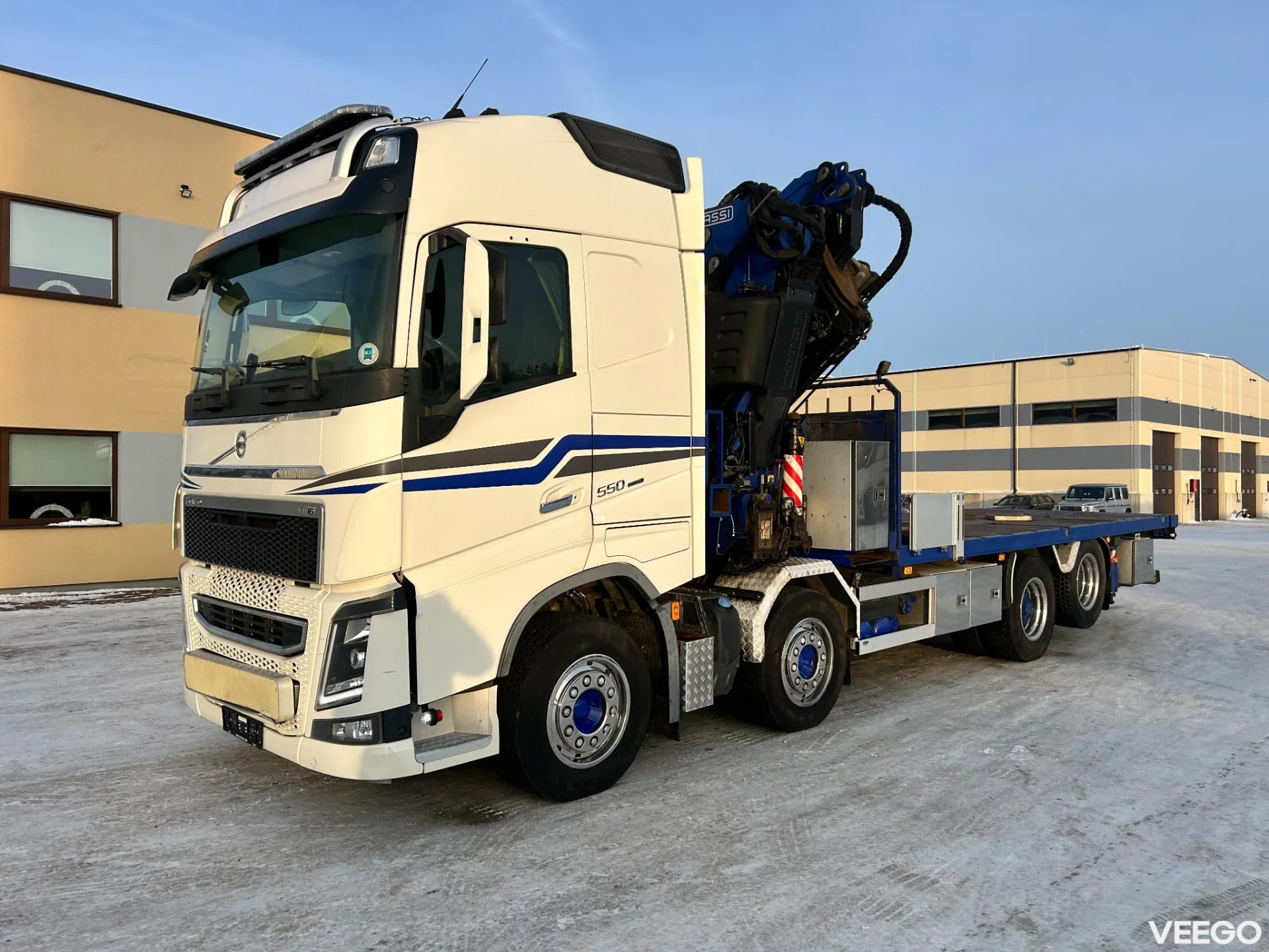 Volvo FH550 8X2 EURO6 + FASSI F660 + JIB 413kW