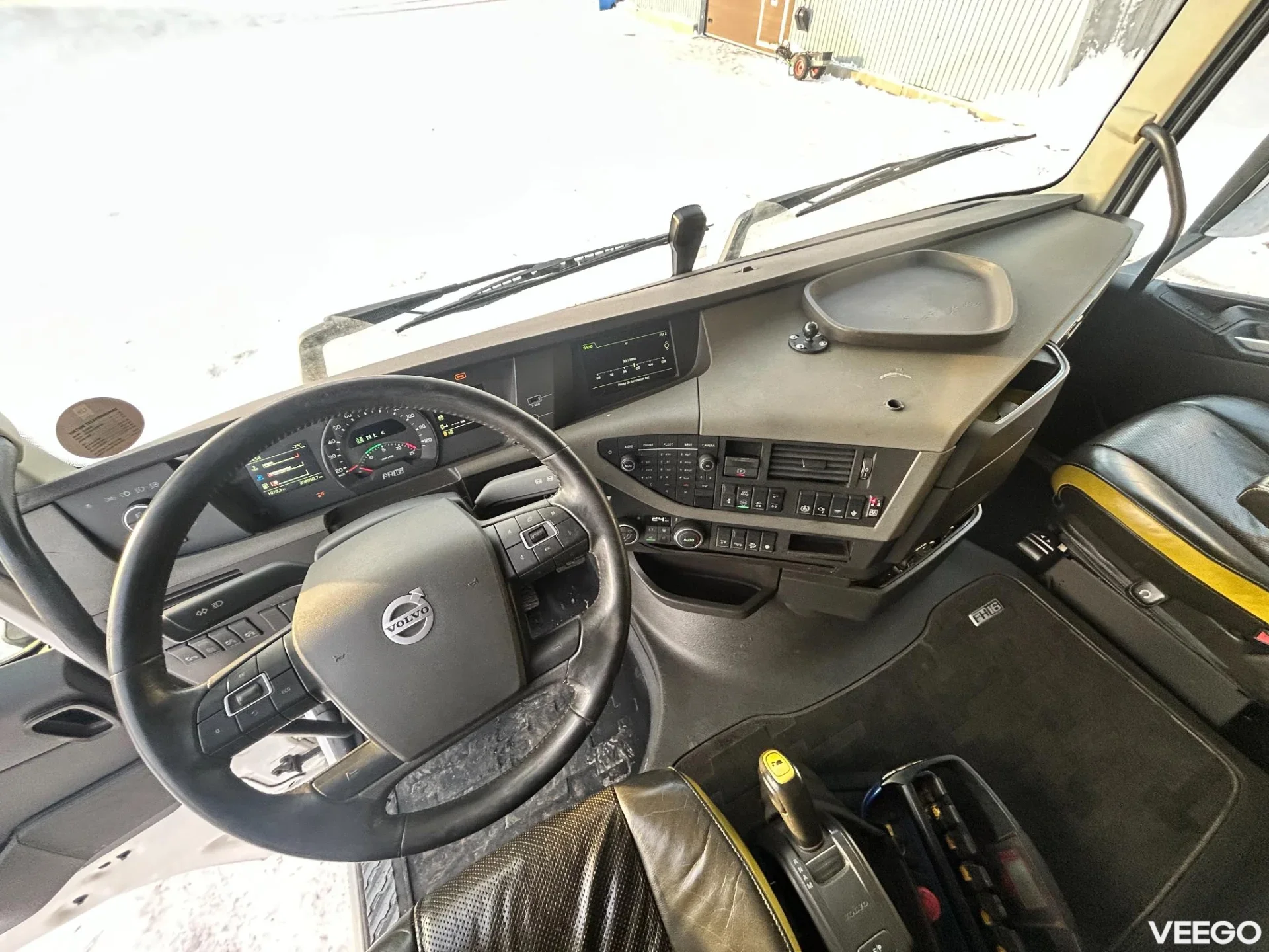 Volvo FH550 8X2 EURO6 + FASSI F660 + JIB 413kW