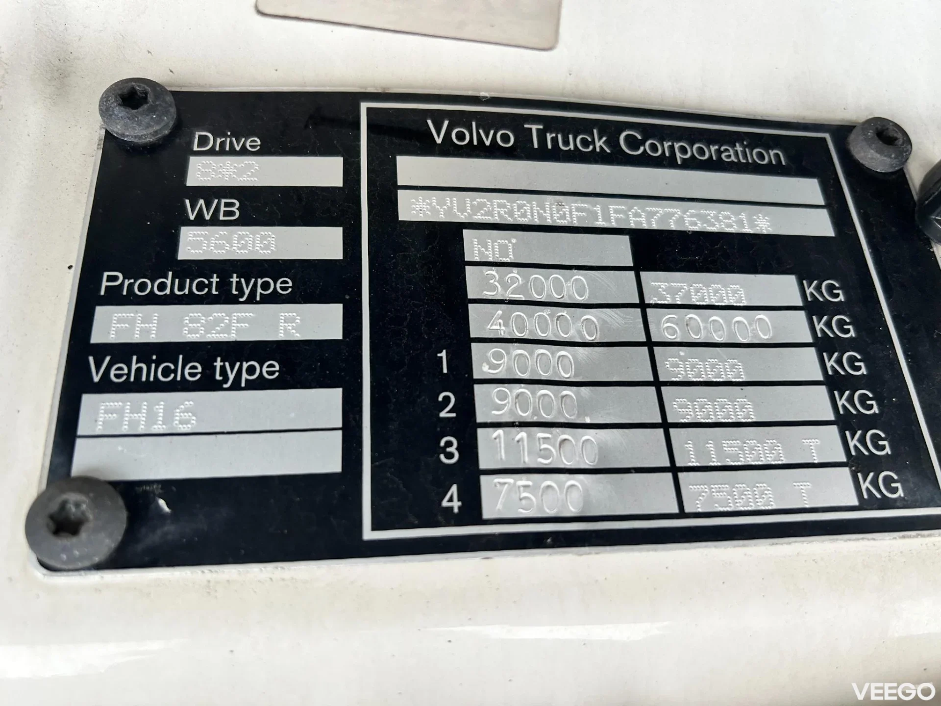 Volvo FH550 8X2 EURO6 + FASSI F660 + JIB 413kW