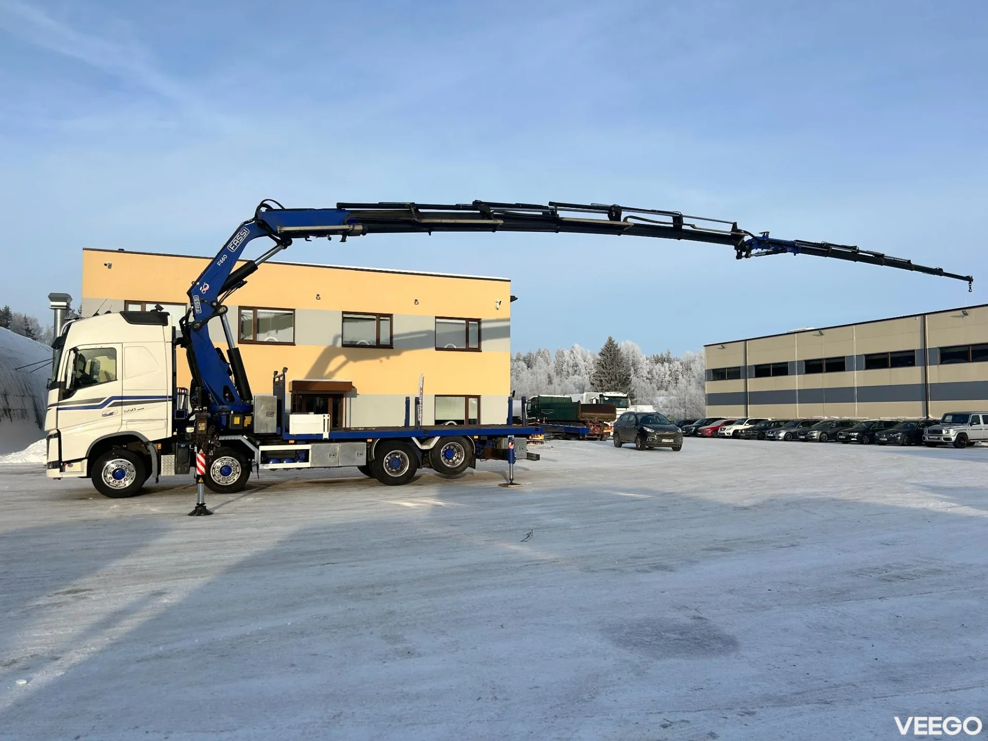 Volvo FH550 8X2 EURO6 + FASSI F660 + JIB 413kW