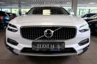 Volvo V90 Cross Country AWD H&K ULTIMATE BRIGHT INTELLI 2 145kW thumbnail