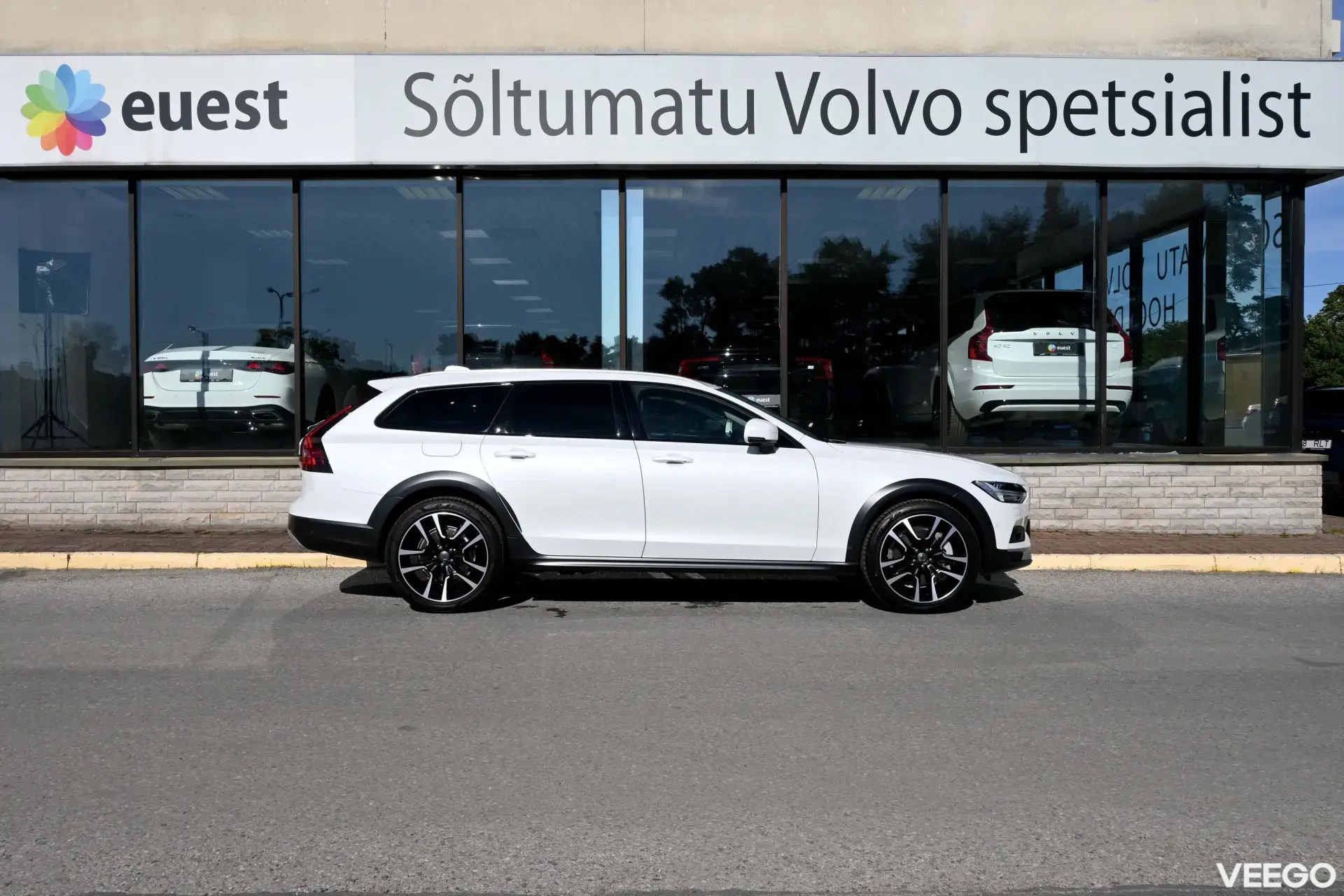Volvo V90 Cross Country AWD H&K ULTIMATE BRIGHT INTELLI 2 145kW