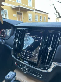 Volvo V90 Cross Country 2.0 140kW thumbnail
