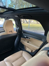 Volvo V90 Cross Country 2.0 140kW thumbnail