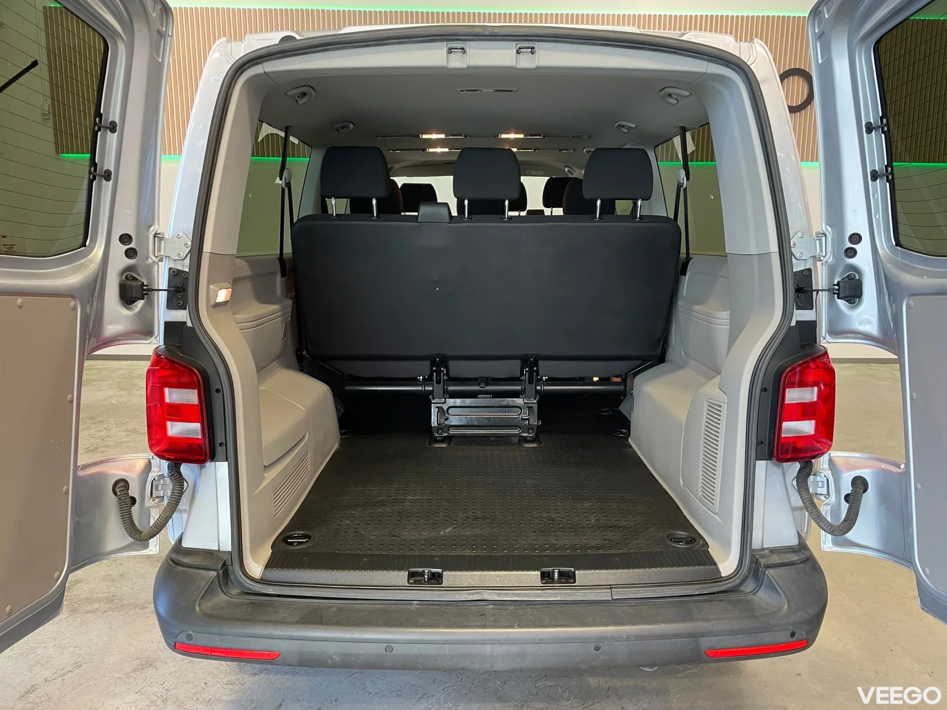 Volkswagen Caravelle T6 Lang DSG 110kW