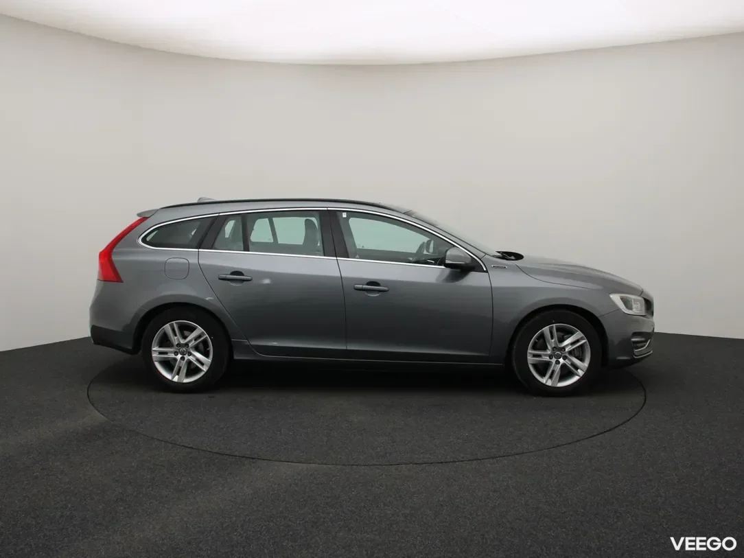 Volvo V60 2.4 212kW