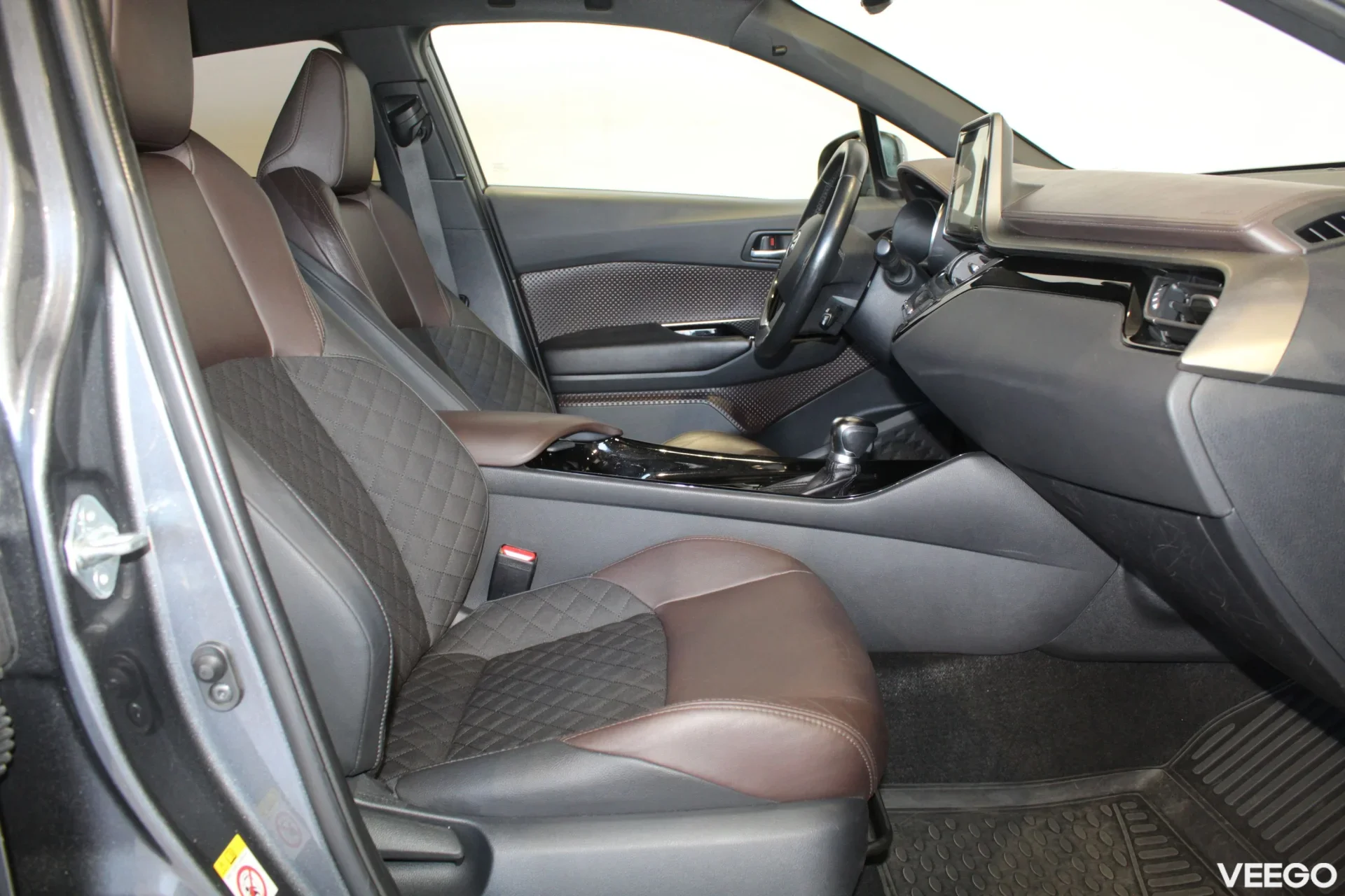 Toyota C-HR Luxury Plus 1.8 72kW