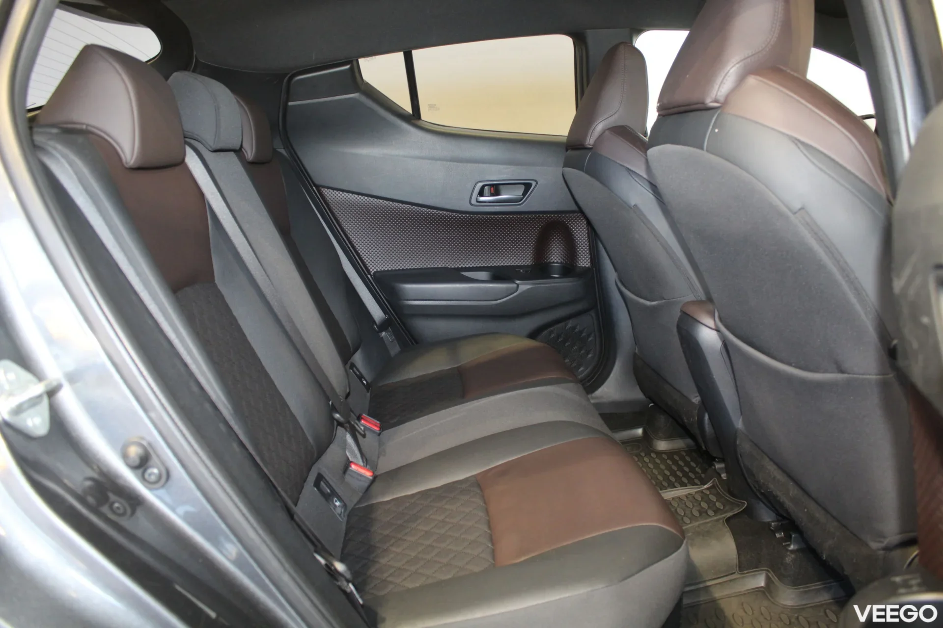 Toyota C-HR Luxury Plus 1.8 72kW