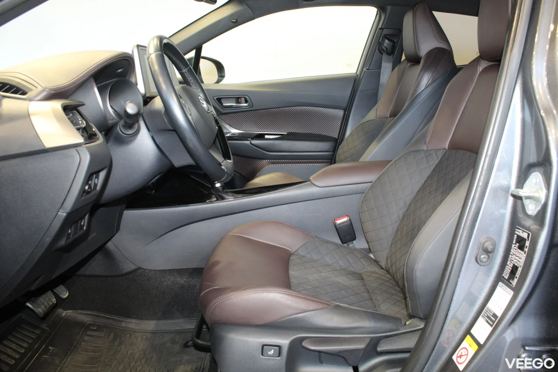 Toyota C-HR Luxury Plus 1.8 72kW