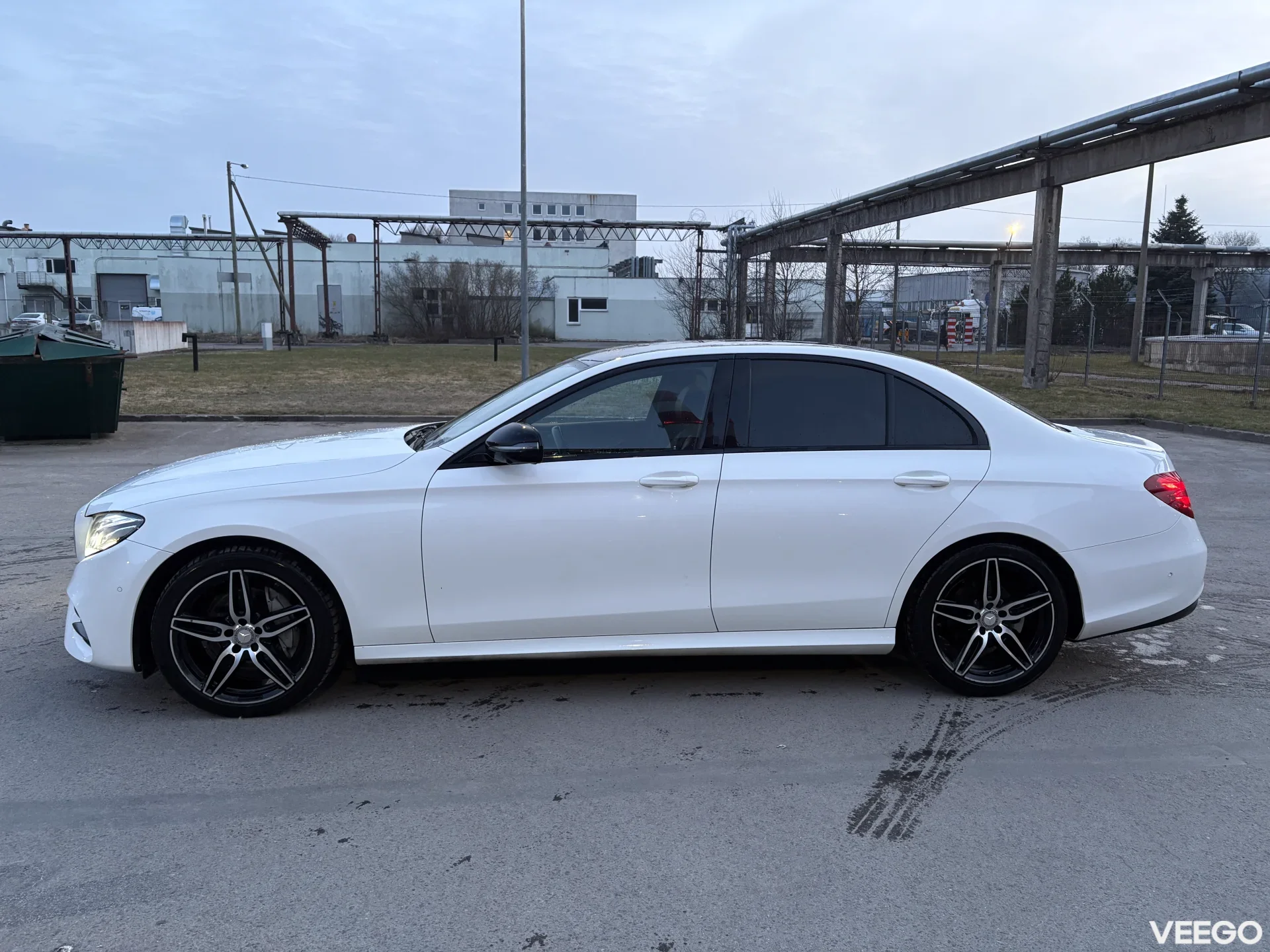 Mercedes-Benz E220 2.0 143kW