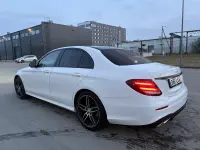 Mercedes-Benz E220 2.0 143kW thumbnail