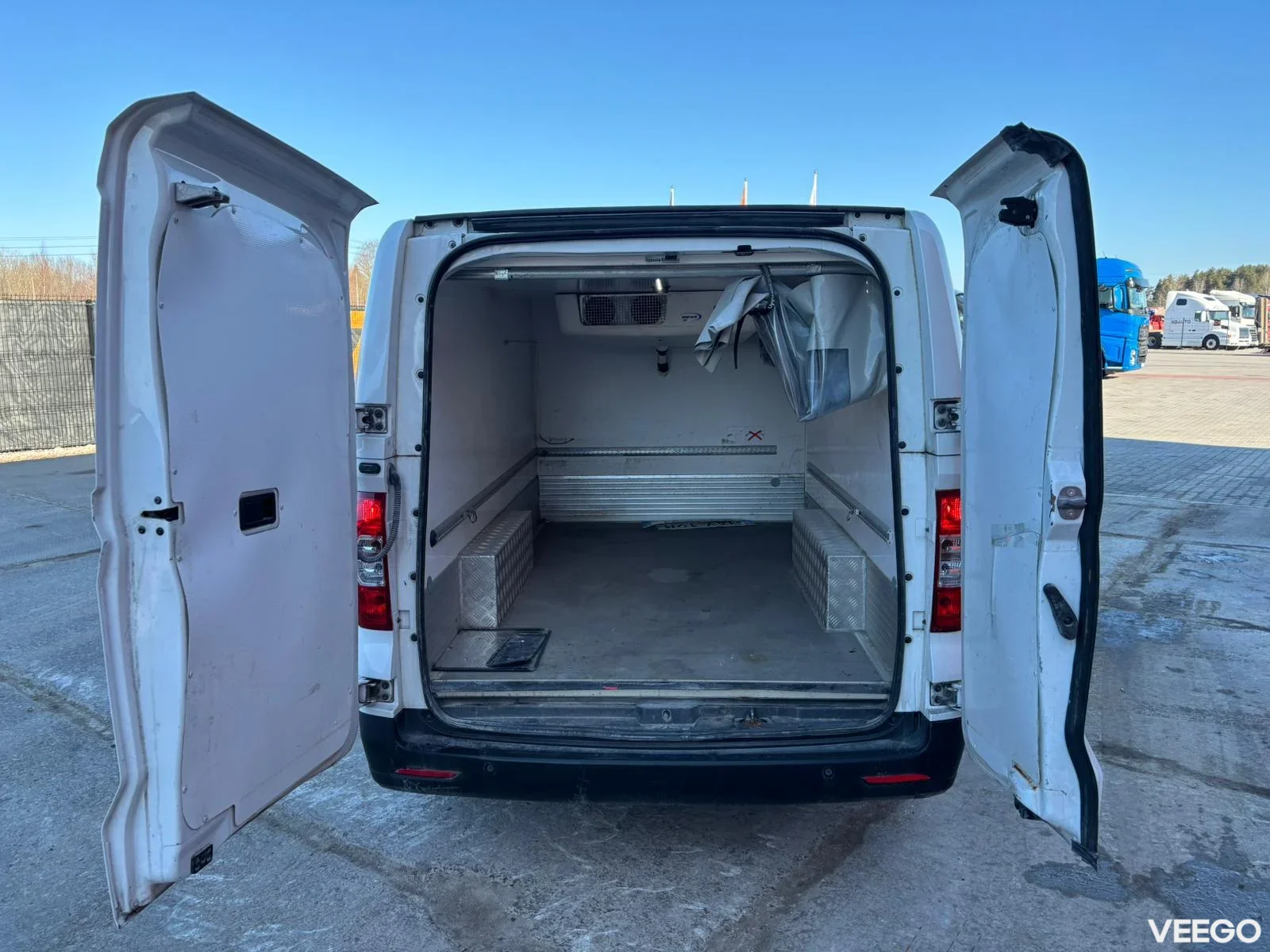 Maxus e Deliver 3 Neos 100 / BOX L=2400 / W=1320 / H=1140 mm 40kW