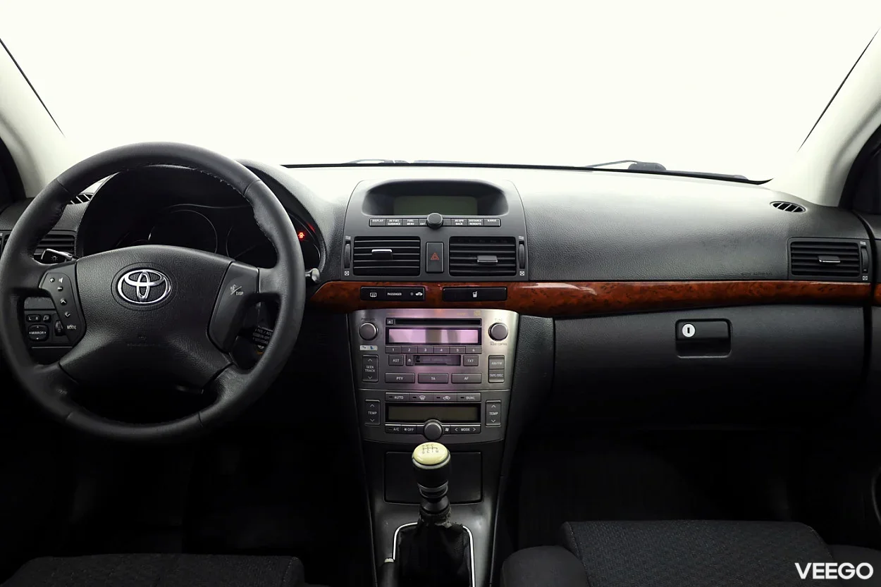 Toyota Avensis 2.2 130kW