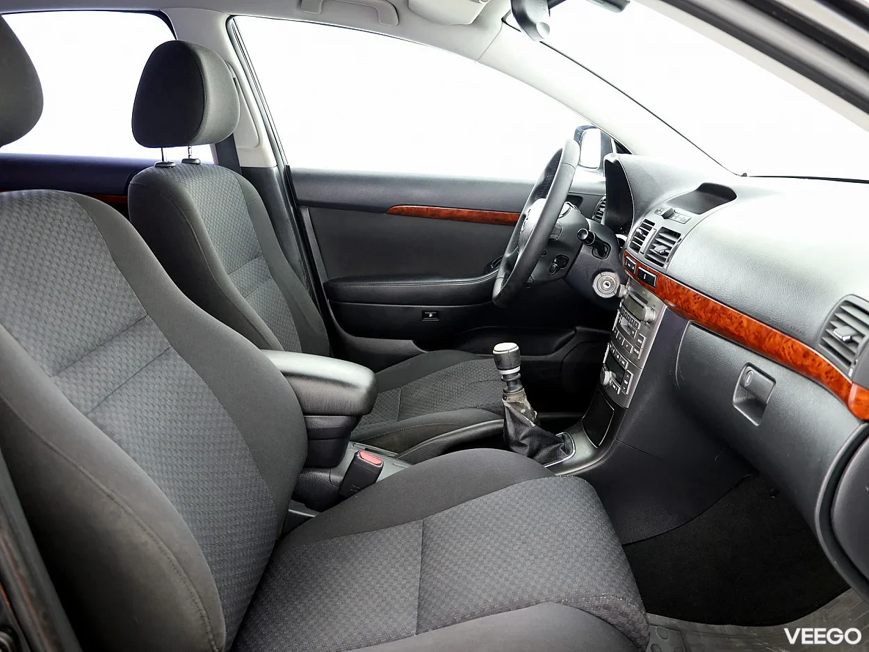 Toyota Avensis 2.2 130kW