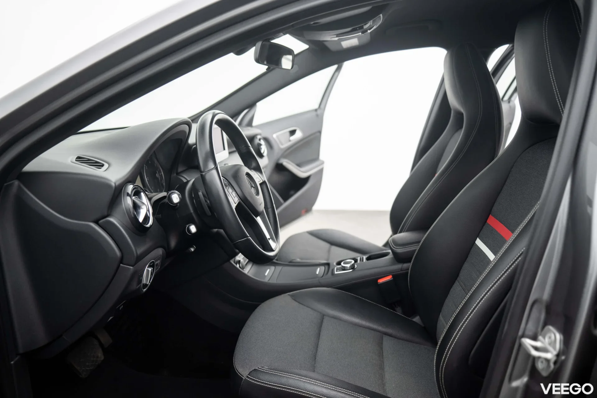 Mercedes-Benz A180 1.5 80kW