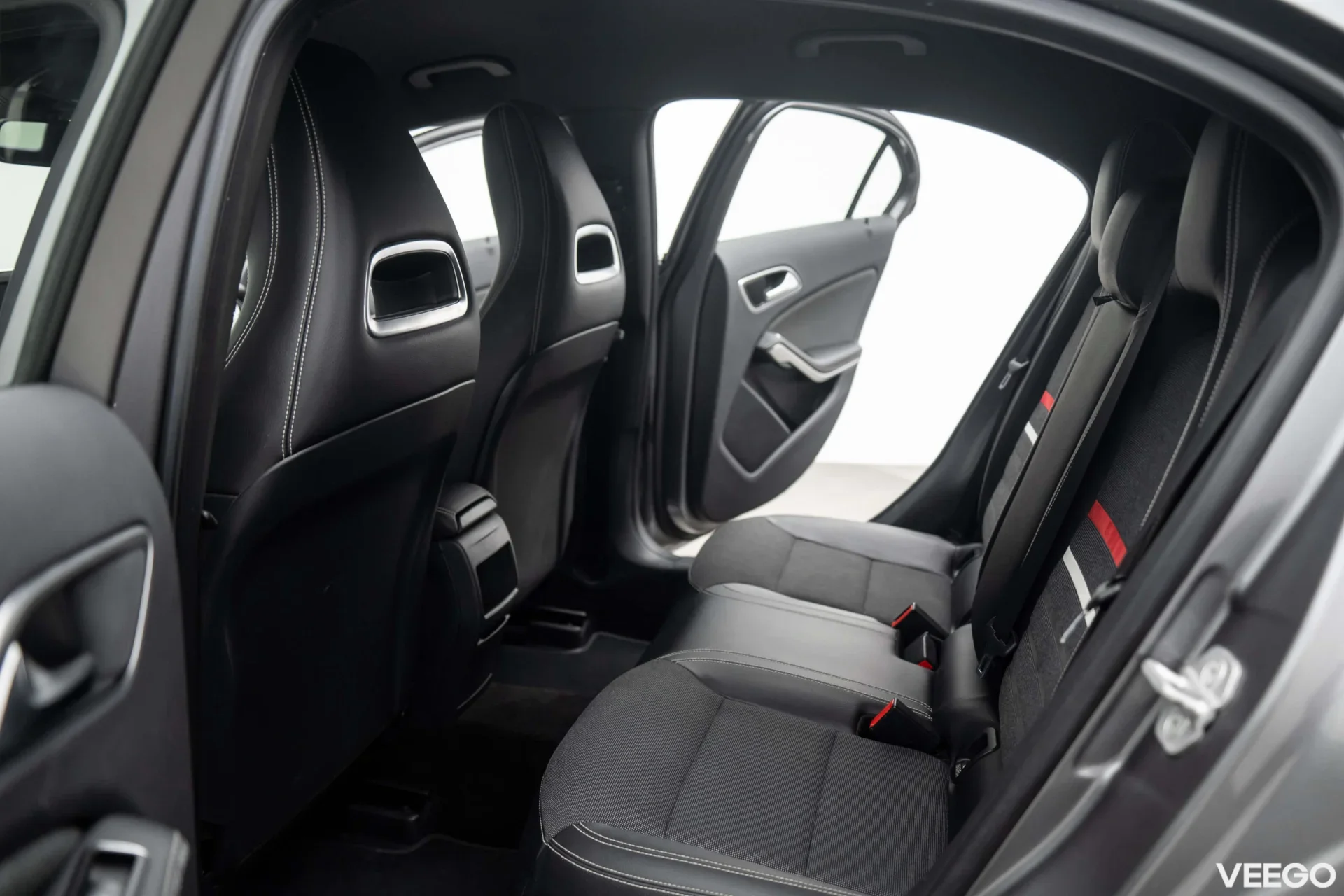 Mercedes-Benz A180 1.5 80kW