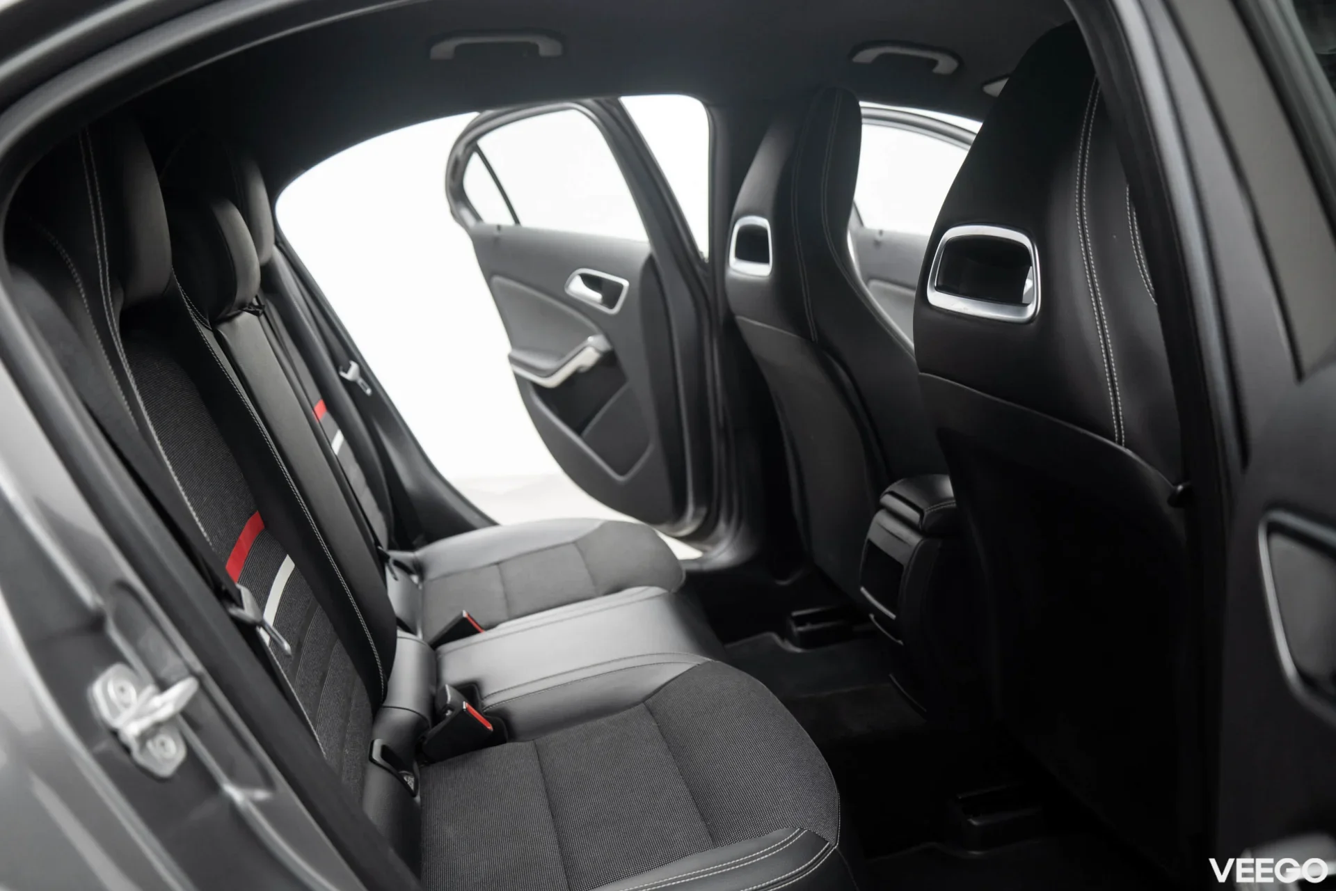 Mercedes-Benz A180 1.5 80kW