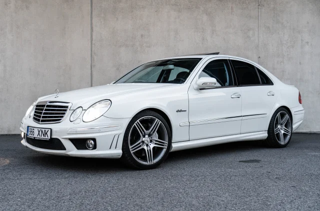 Image of Mercedes-Benz E class 6.2 378kW