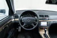 Mercedes-Benz E class 6.2 378kW thumbnail