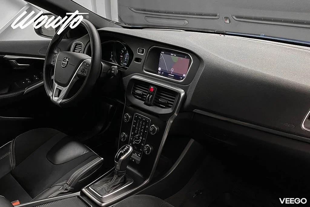 Volvo V40 T5 253HK R-Design /Polestar /Navi /4.95% 186kW