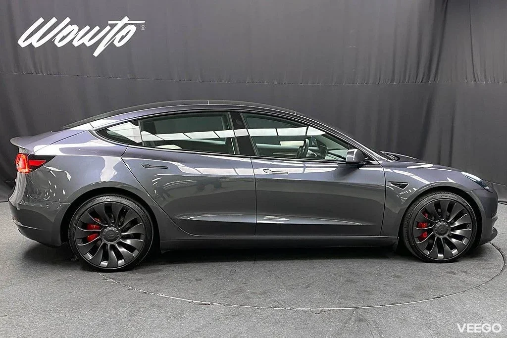 Tesla Model 3 Performance 534HK /Moms /4.95% 393kW