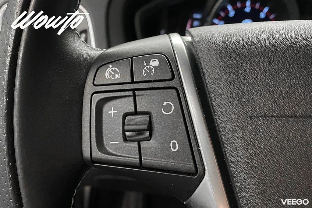 Volvo V40 T5 253HK R-Design /Polestar /Navi /4.95% 186kW