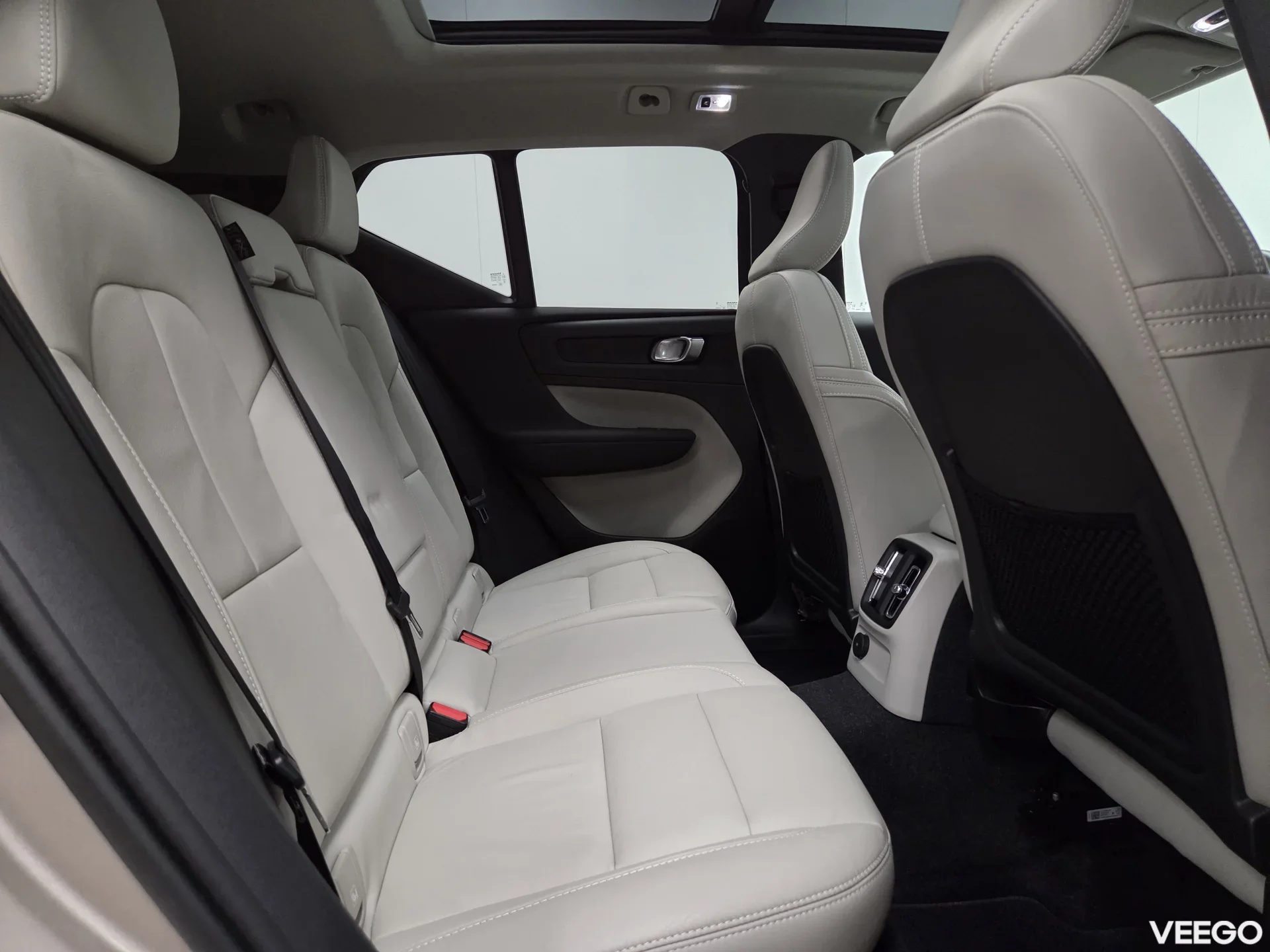 Volvo XC40 T5 TwE 262hj Ultimate Dark AT FWD DCT 132kW