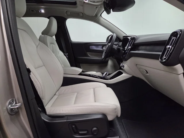 Image of Volvo XC40 T5 TwE 262hj Ultimate Dark AT FWD DCT 132kW