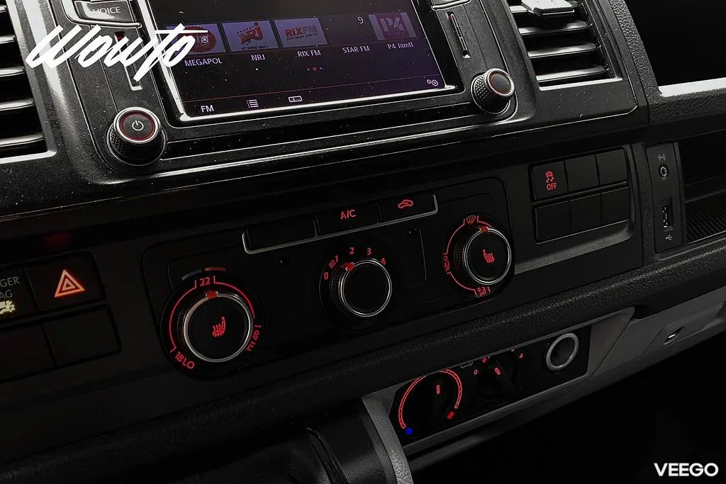 Volkswagen Transporter 2.0 TDI 4M DSG 150HK L2 3-Sits /Moms 110kW