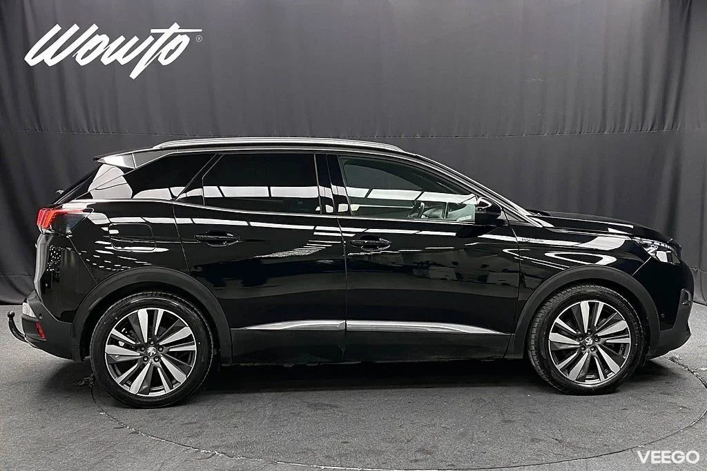 Peugeot 3008 GT Hybrid4 EAT 300HK /Drag /Massage /4.95% 221kW