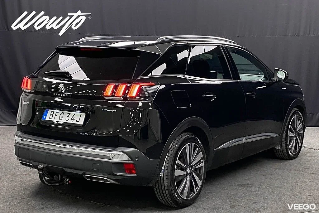 Peugeot 3008 GT Hybrid4 EAT 300HK /Drag /Massage /4.95% 221kW