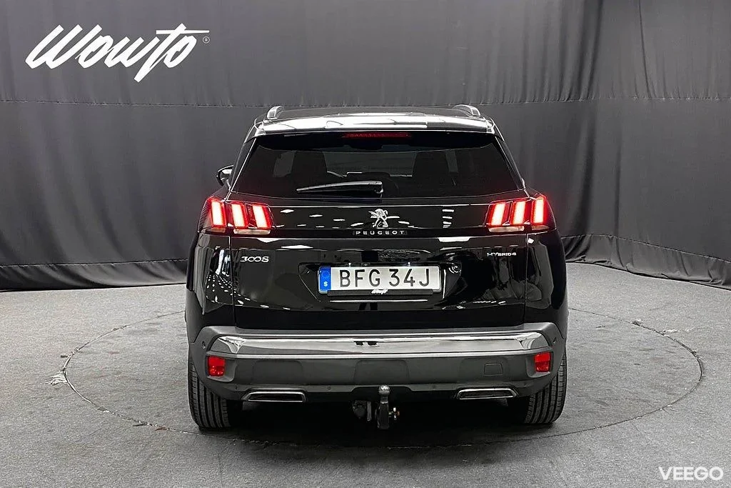 Peugeot 3008 GT Hybrid4 EAT 300HK /Drag /Massage /4.95% 221kW