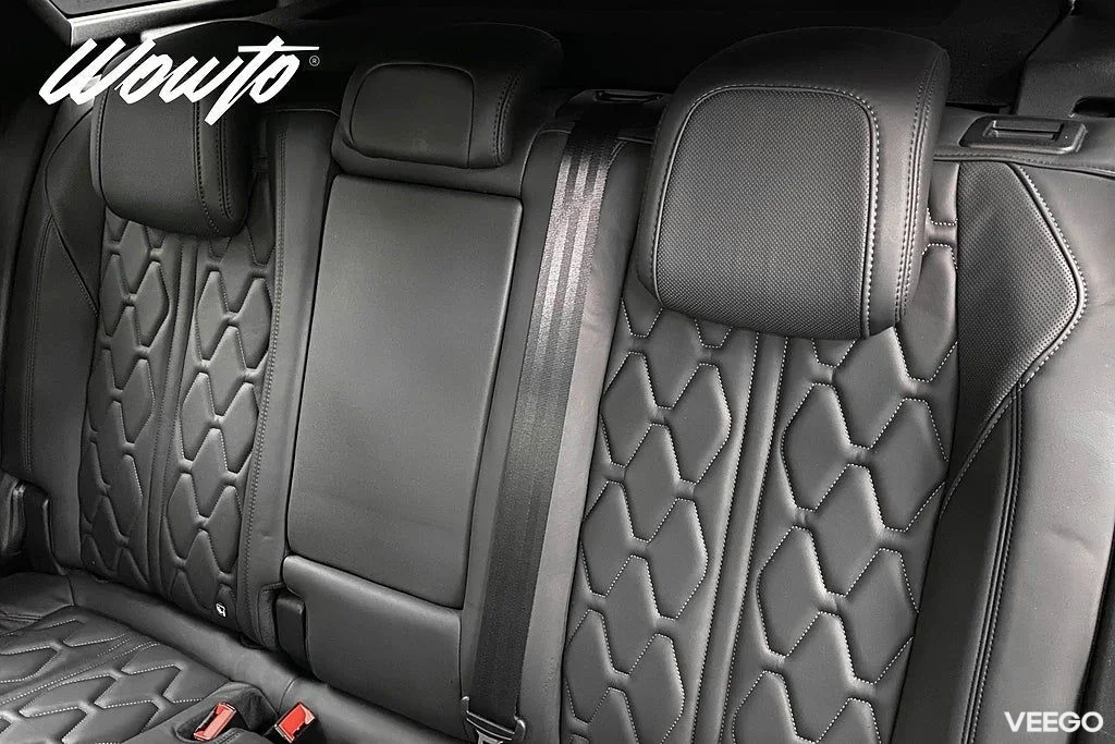Peugeot 3008 GT Hybrid4 EAT 300HK /Drag /Massage /4.95% 221kW
