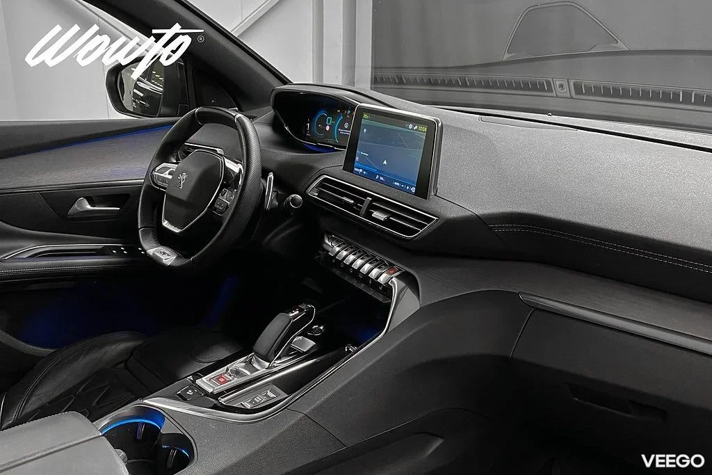 Peugeot 3008 GT Hybrid4 EAT 300HK /Drag /Massage /4.95% 221kW