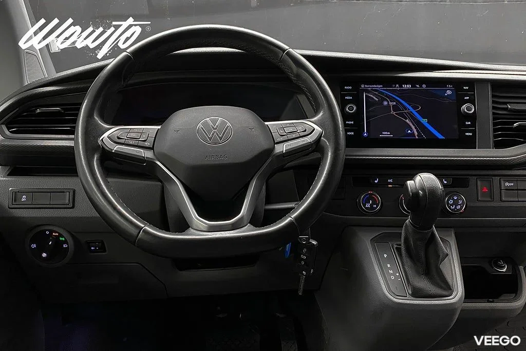 Volkswagen Transporter 2.0 TDI DSG 150HK L2 /V-Inredd /Moms 110kW