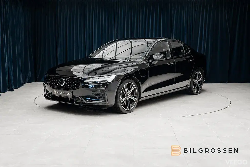 Volvo S60 Recharge T8 AWD Plus Dark 3.79% H/K 360 Drag MOMS 335kW
