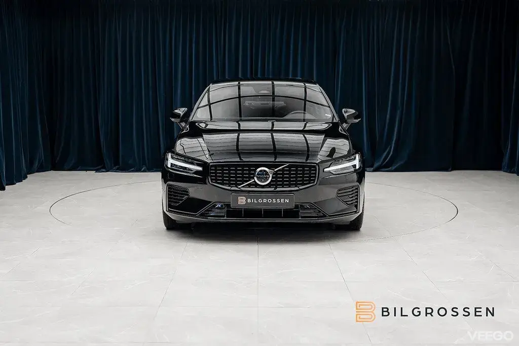 Volvo S60 Recharge T8 AWD Plus Dark 3.79% H/K 360 Drag MOMS 335kW