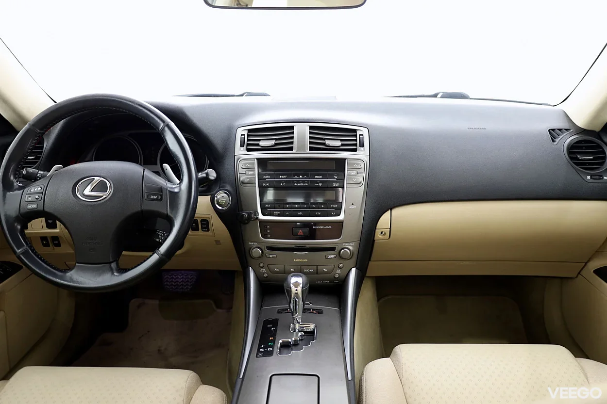 Lexus IS 250 2.5 154kW