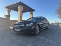 Mercedes-Benz E220 2.0 143kW thumbnail