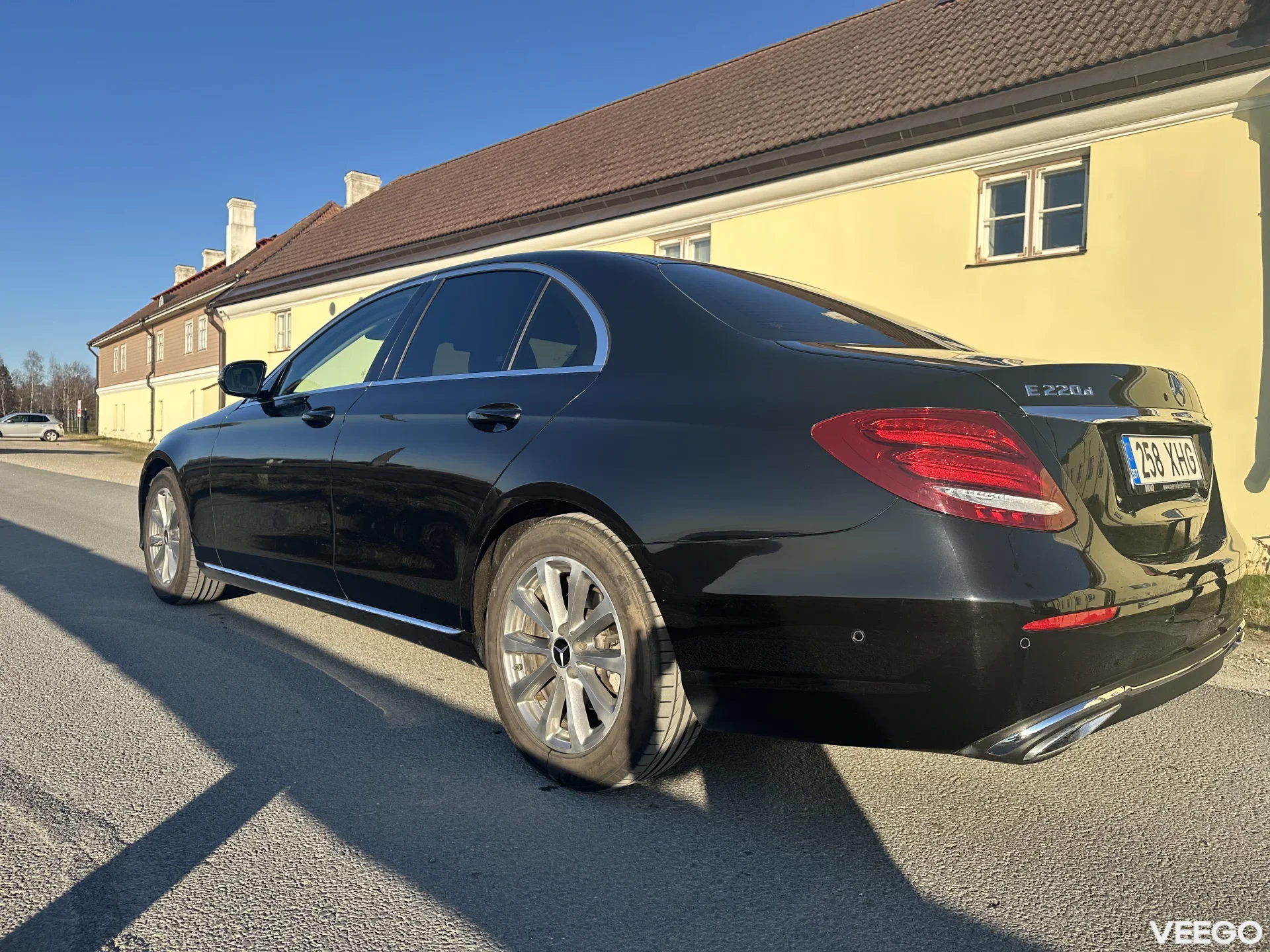 Mercedes-Benz E220 2.0 143kW