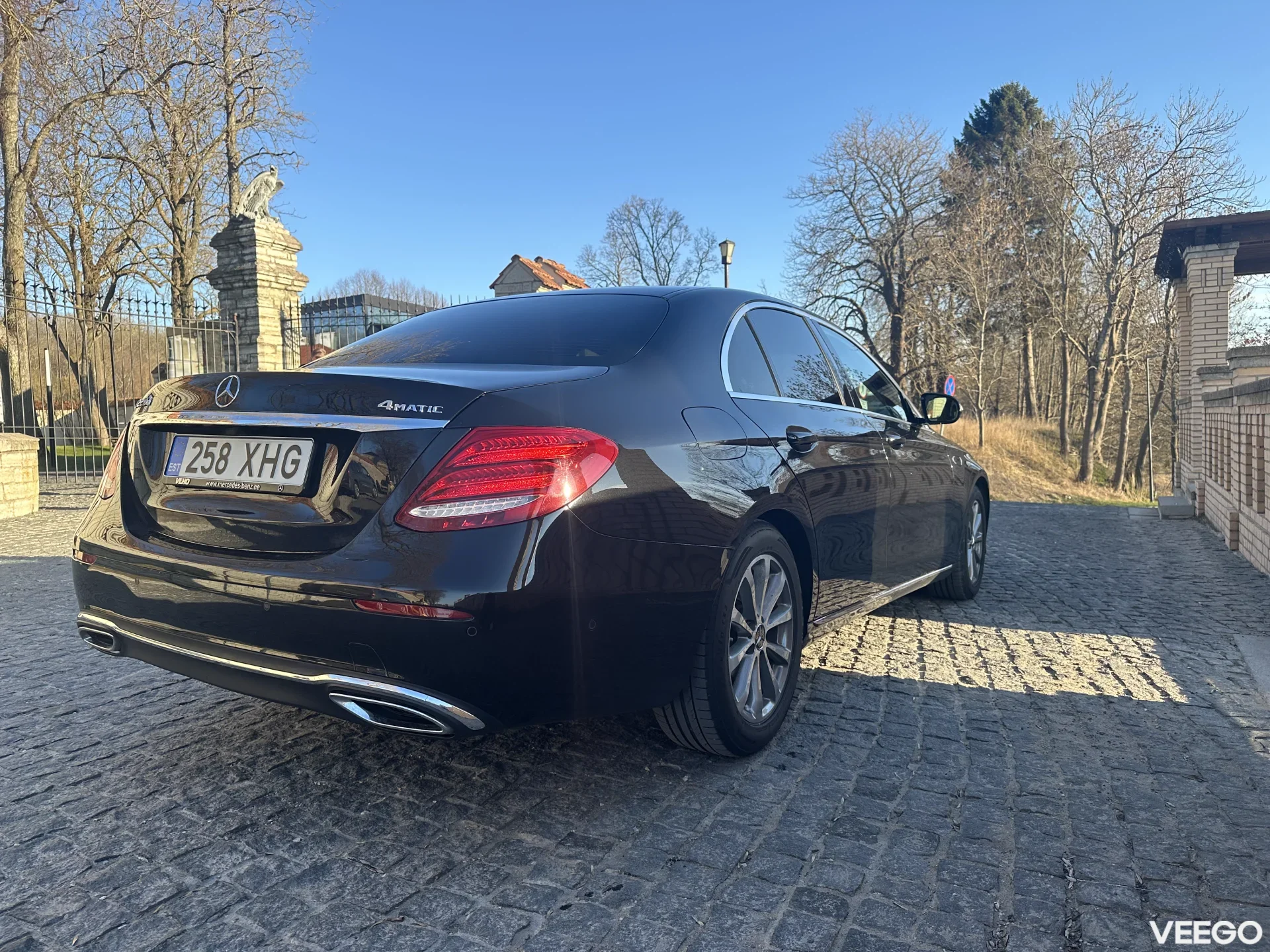Mercedes-Benz E220 2.0 143kW
