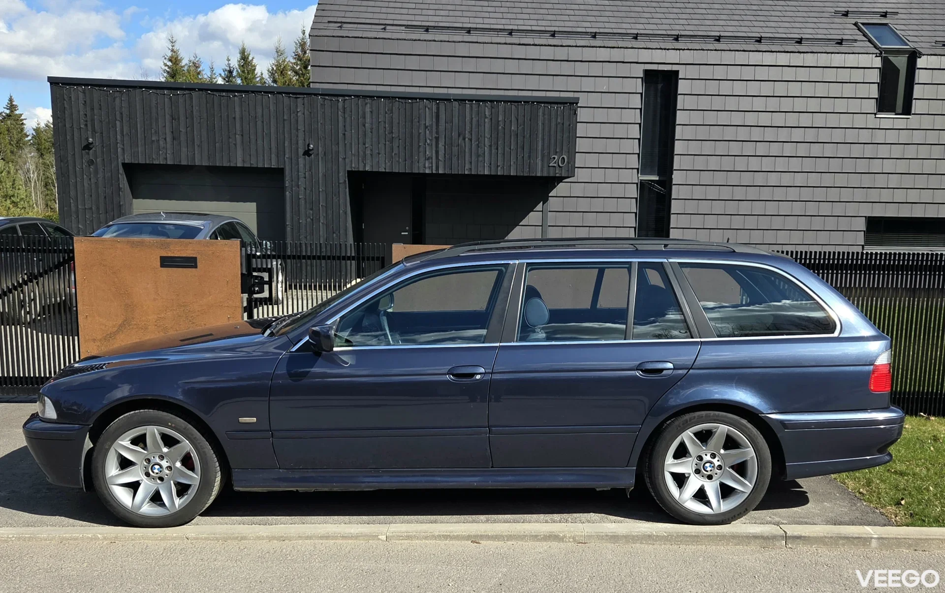 BMW 530 2.9 142kW