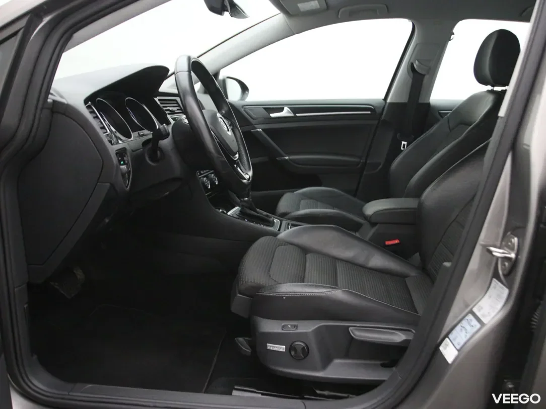 Volkswagen Golf 1.6 81kW