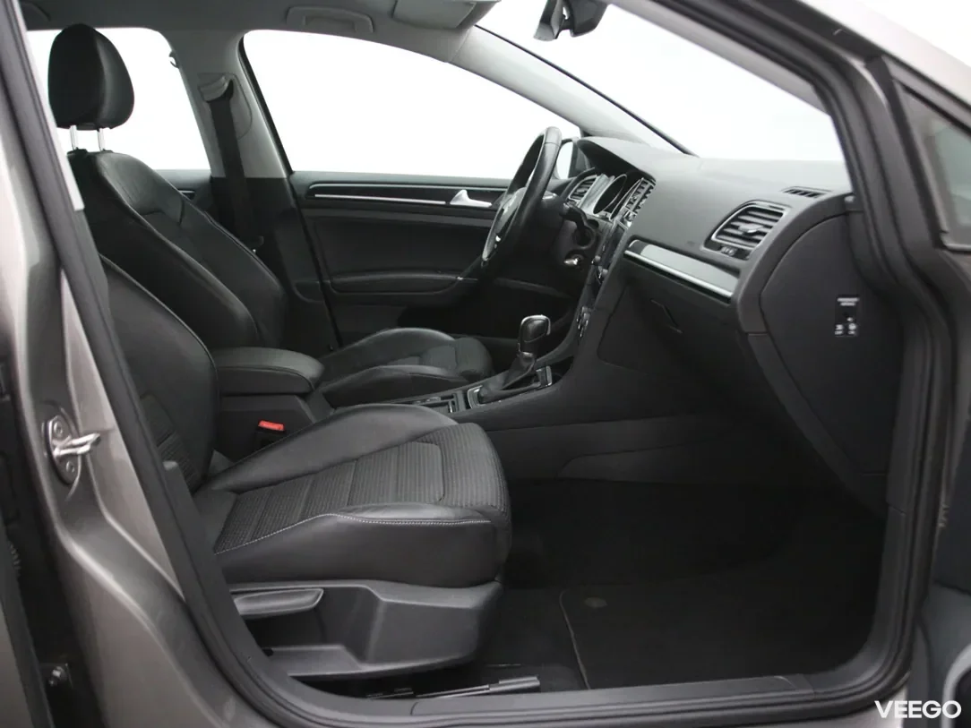 Volkswagen Golf 1.6 81kW